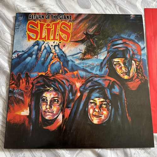 The slits return - of, giant